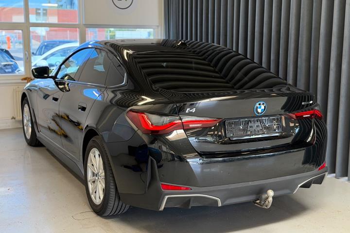 Sort BMW i4 fra 2023