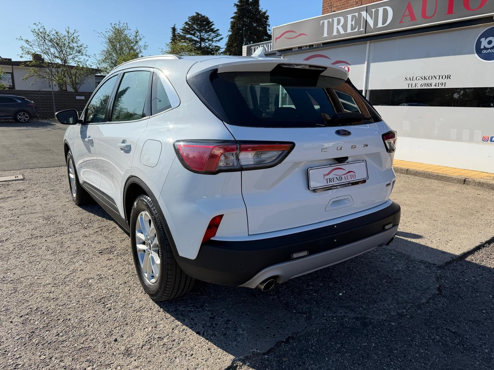 Hvid Ford Kuga fra 2021
