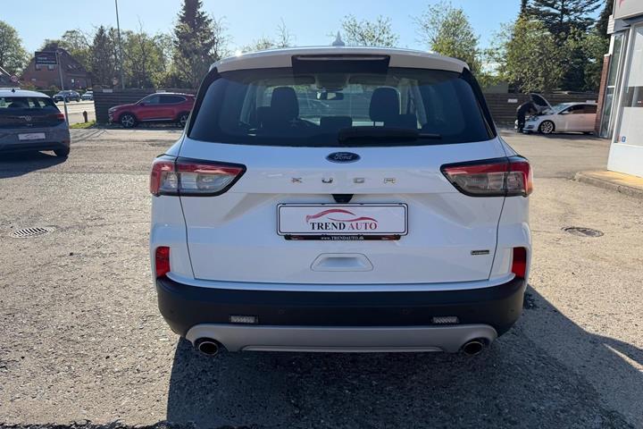 Hvid Ford Kuga fra 2021