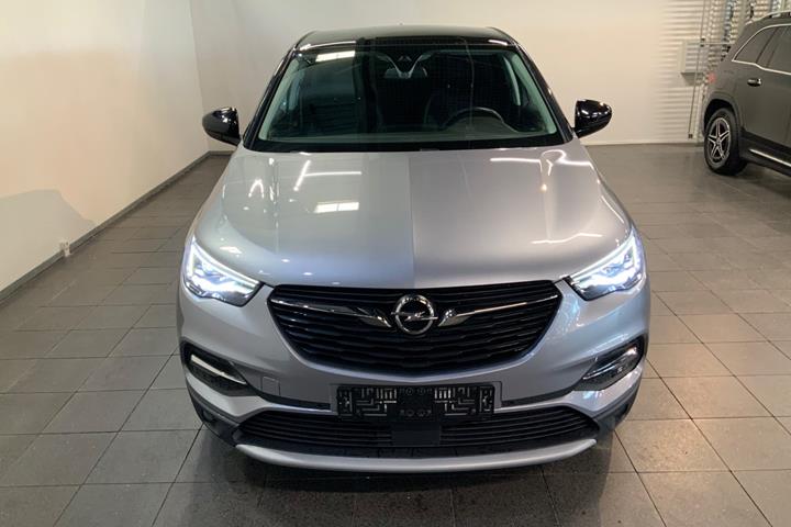 Grå Opel Grandland X fra 2020