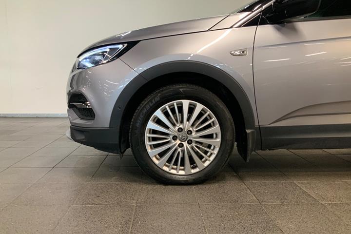 Grå Opel Grandland X fra 2020