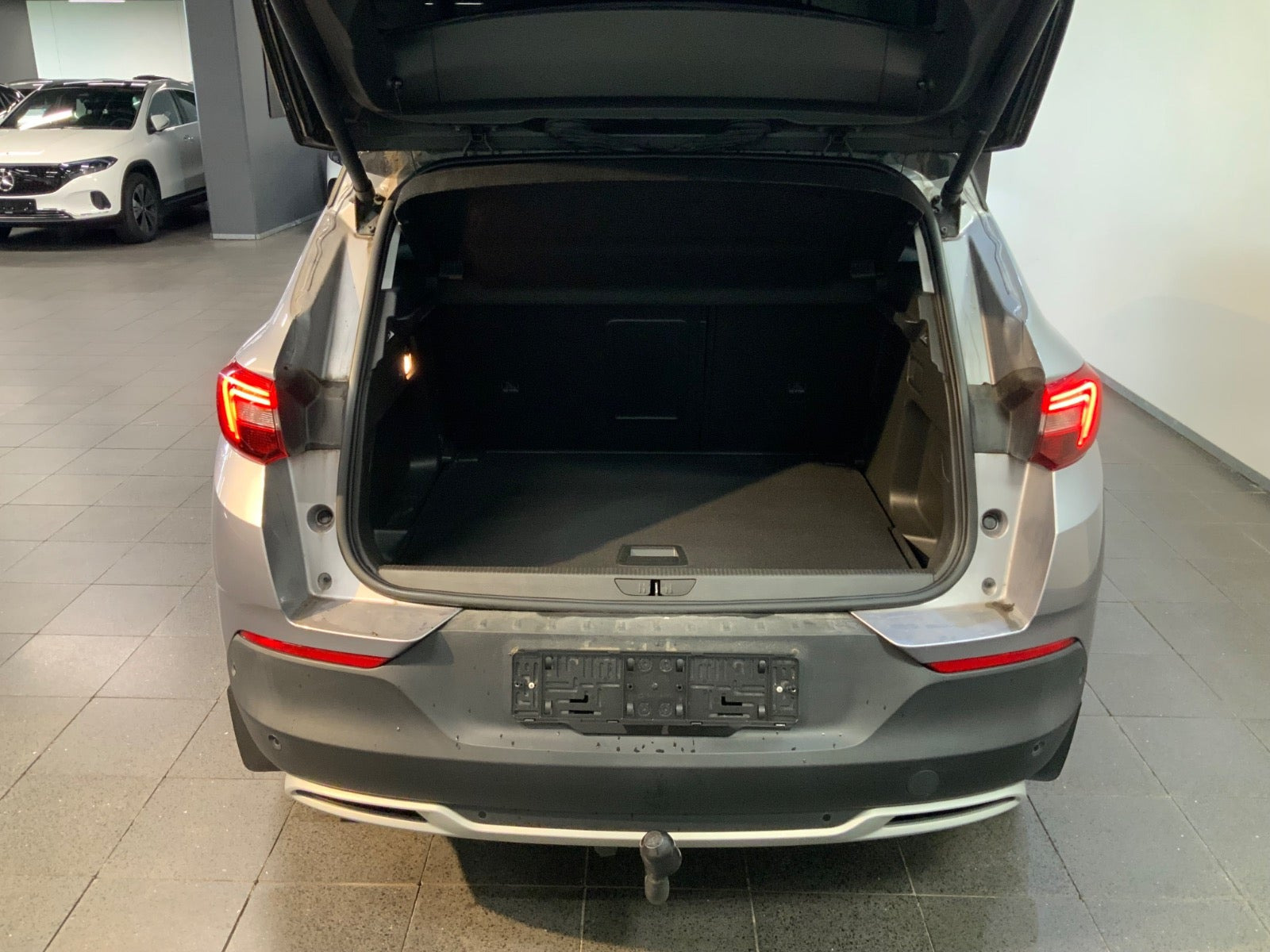 Grå Opel Grandland X fra 2020