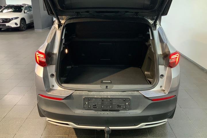 Grå Opel Grandland X fra 2020