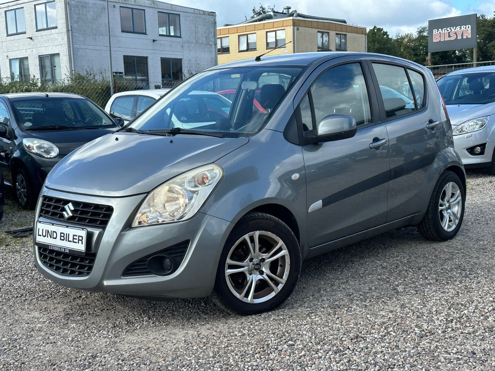 Grå Suzuki Splash fra 2012