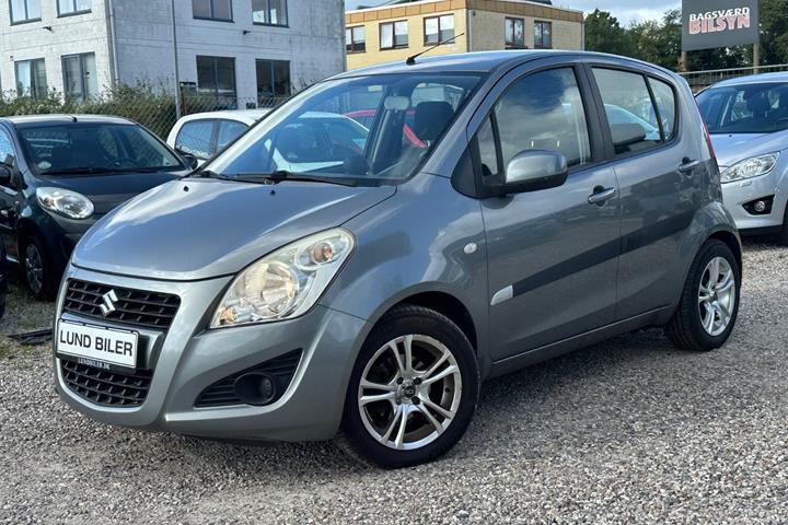 Grå Suzuki Splash fra 2012