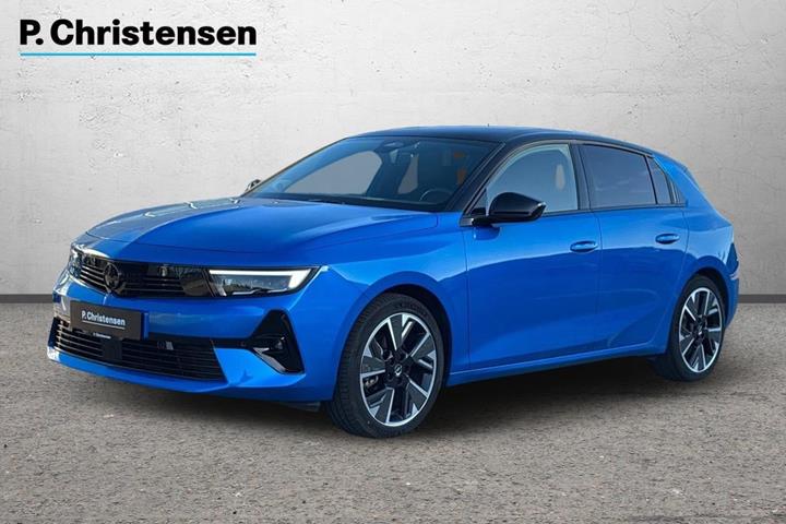 Blå Opel Astra-e fra 2024