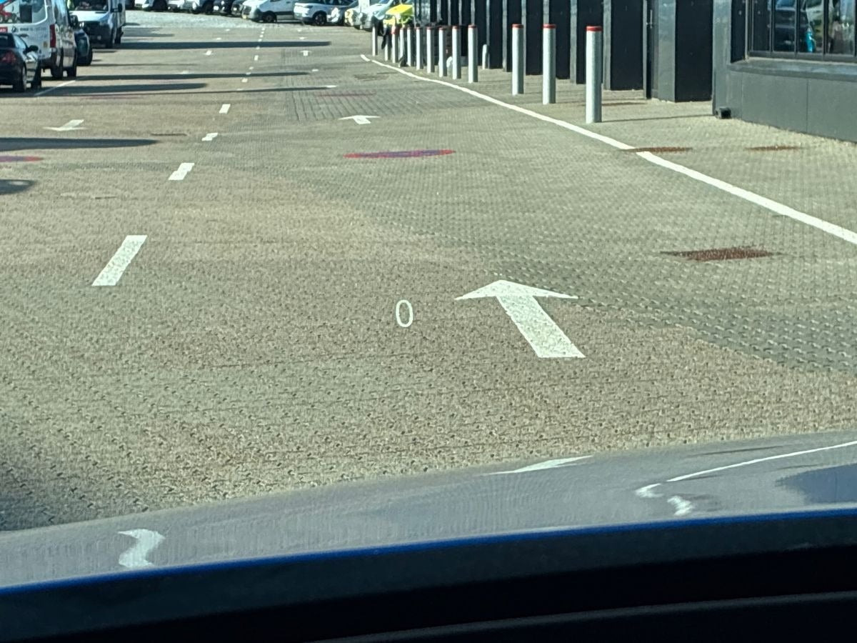 Blå Opel Astra-e fra 2024