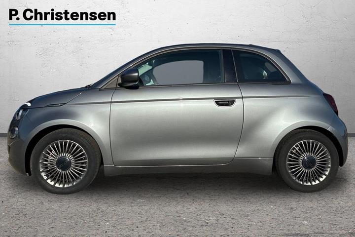 Grå Fiat 500e fra 2022