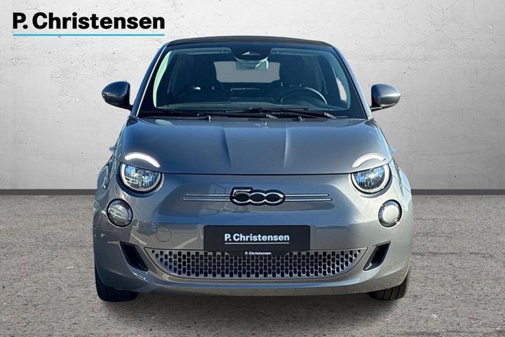 Grå Fiat 500e fra 2022