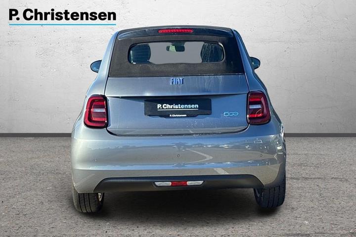 Grå Fiat 500e fra 2022