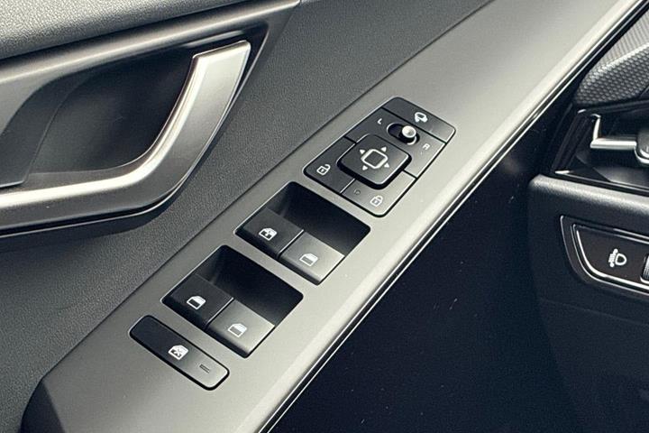 Hvid Kia Niro fra 2026
