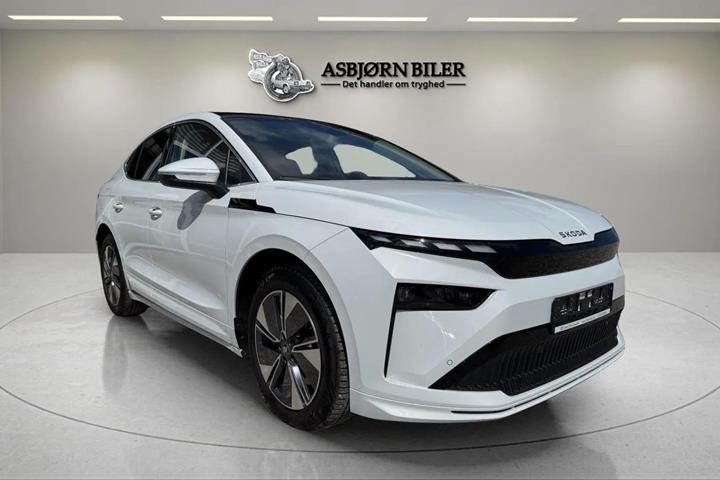 Hvid Skoda Enyaq fra 2025