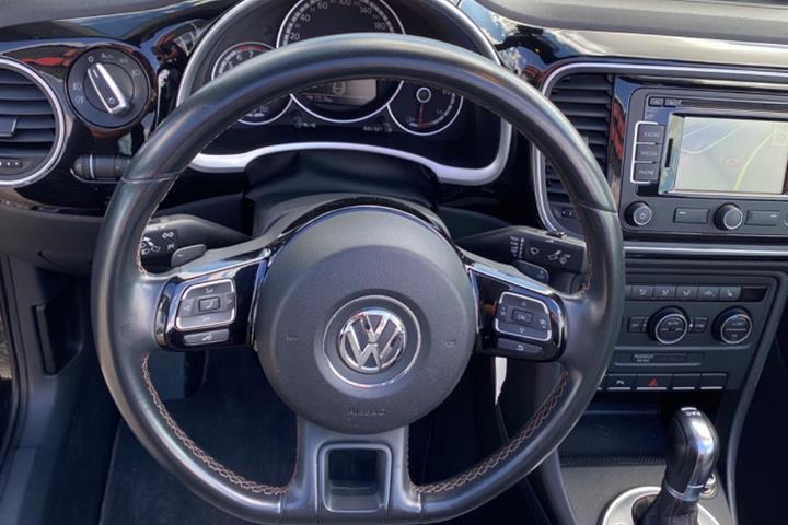 Sort VW The Beetle fra 2014