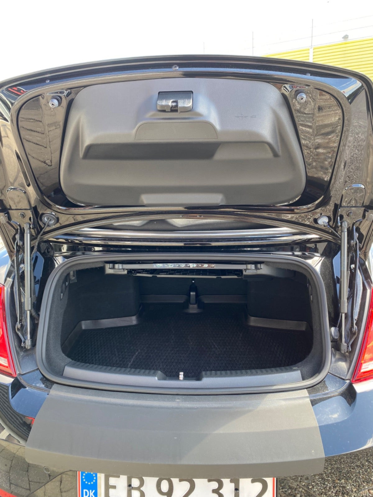 Sort VW The Beetle fra 2014