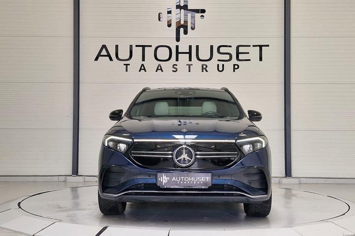 Blå Mercedes EQA250 fra 2021