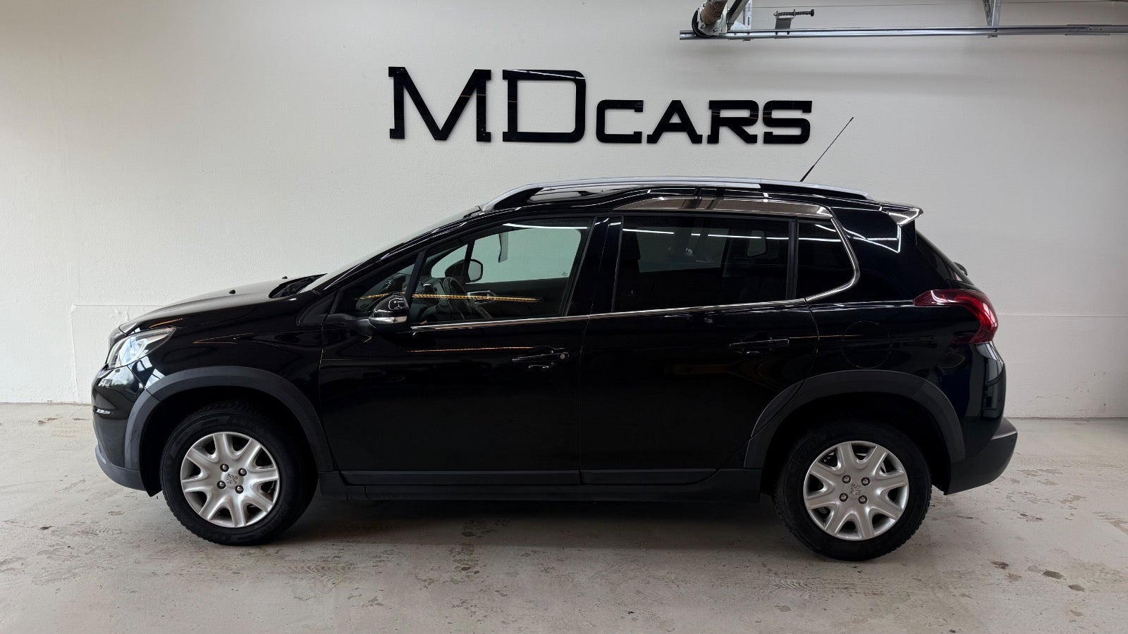 Sort Peugeot 2008 fra 2017