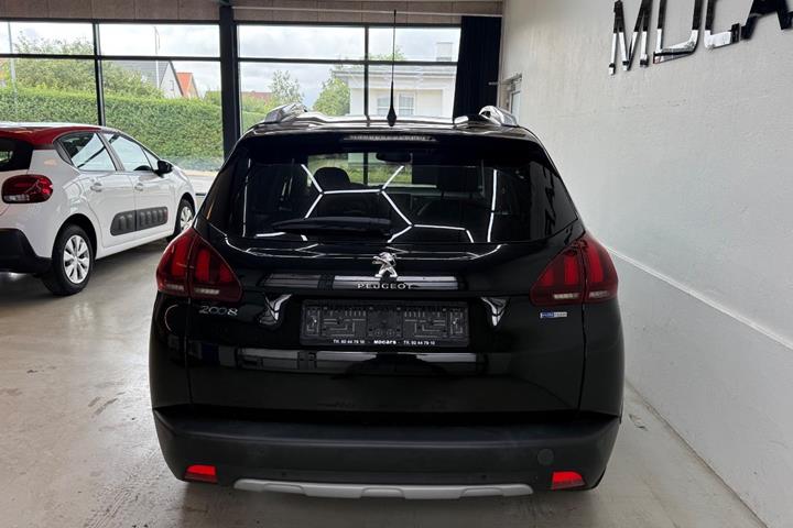 Sort Peugeot 2008 fra 2017