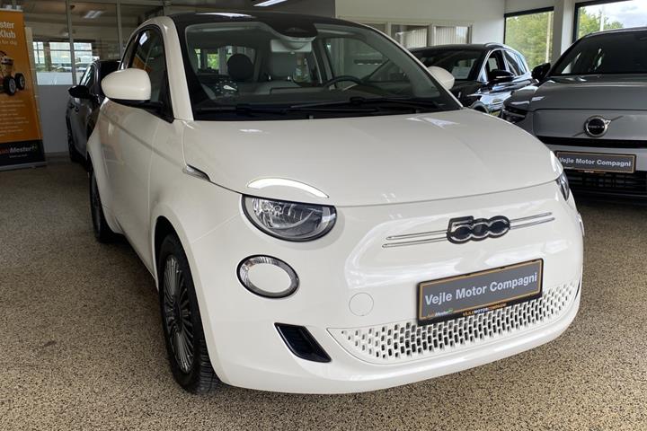 Hvid Fiat 500e fra 2023