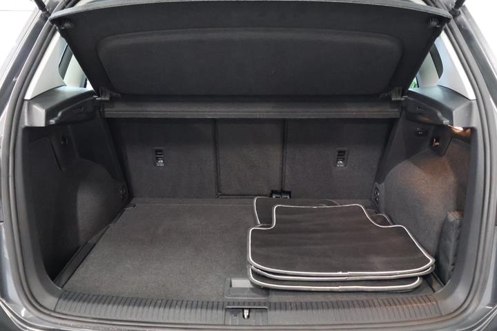 Grå VW Golf Sportsvan fra 2019