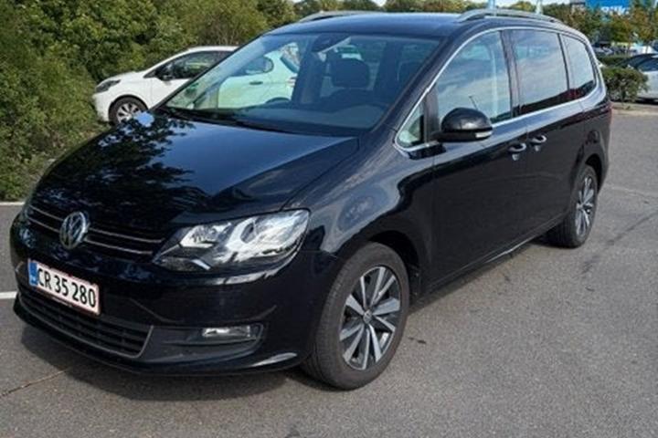Sort VW Sharan fra 2020