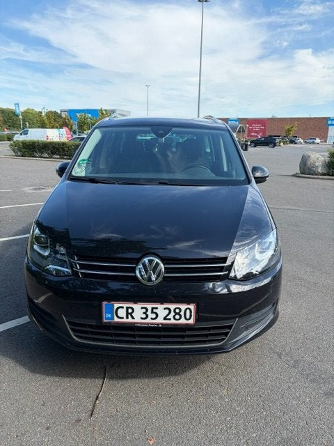 Sort VW Sharan fra 2020