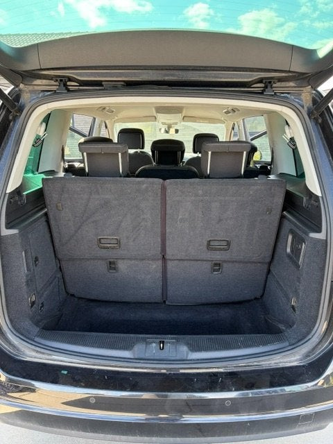 Sort VW Sharan fra 2020