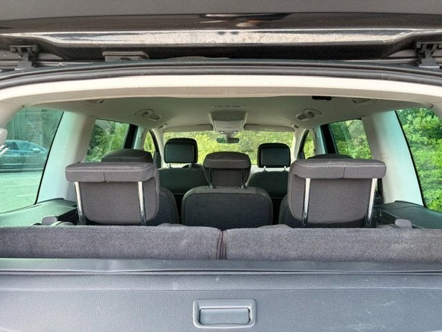 Sort VW Sharan fra 2020