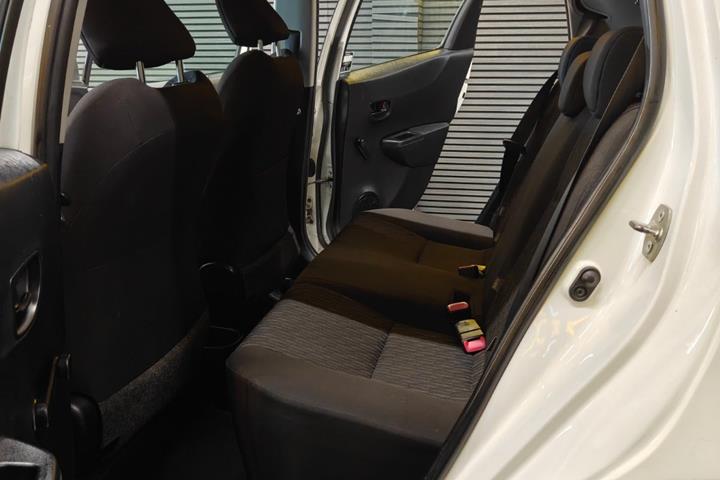 undefined Toyota Yaris fra 2011