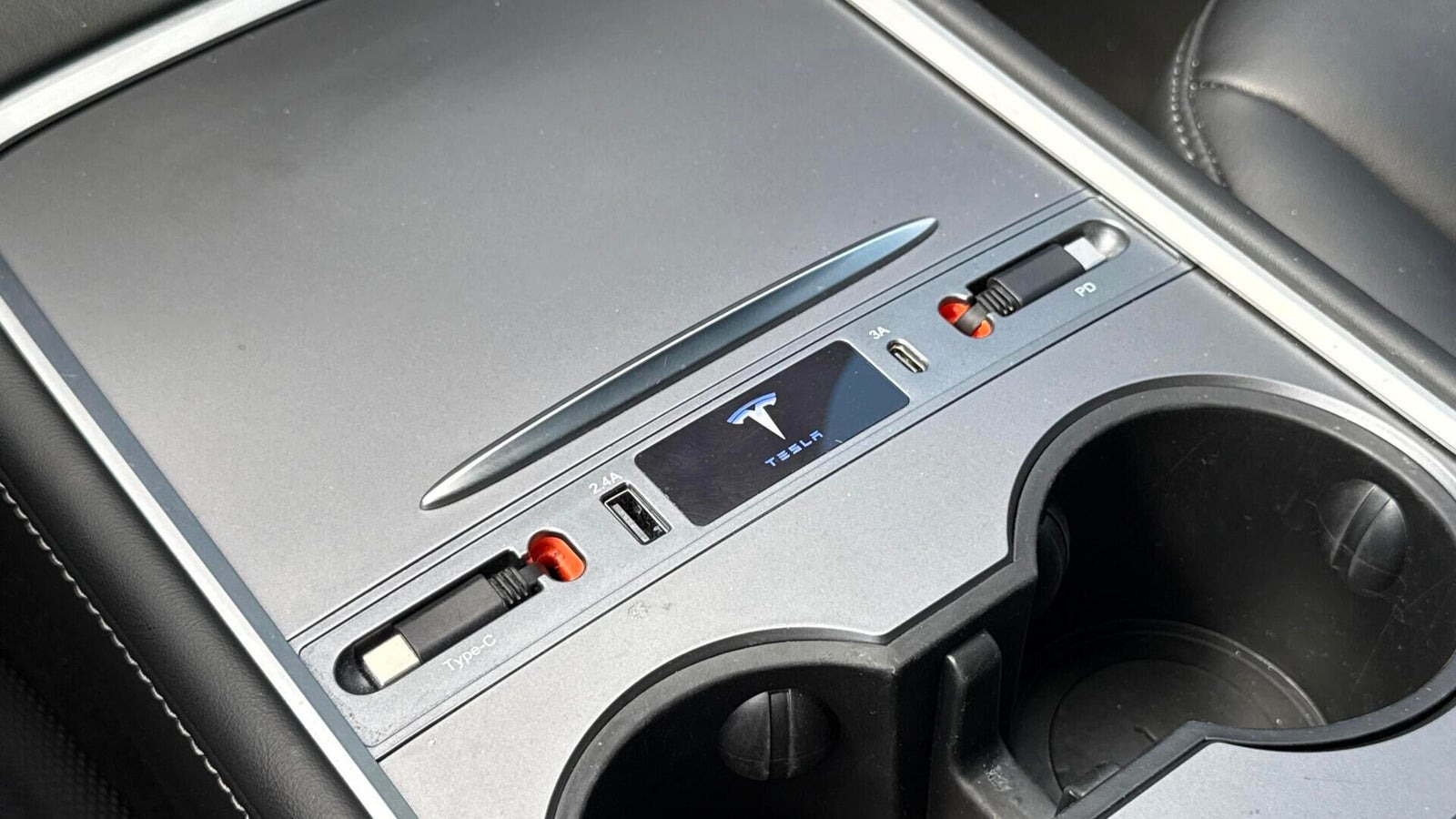 Sort Tesla Model 3 fra 2023