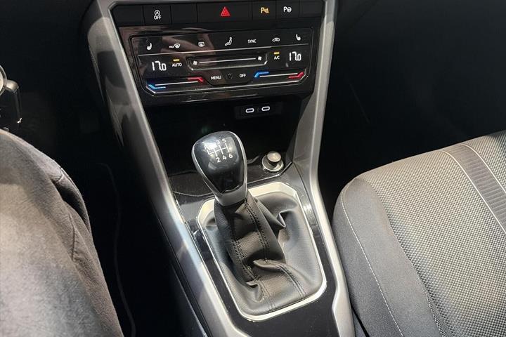 Blå VW T-Roc fra 2023