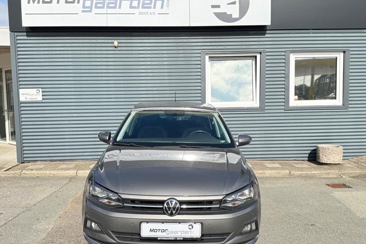 Grå VW Polo fra 2021