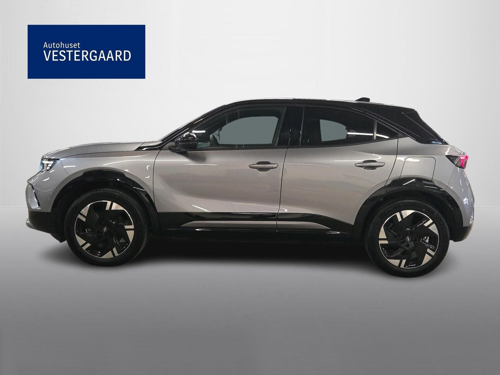 Grå Opel Mokka-e fra 2025