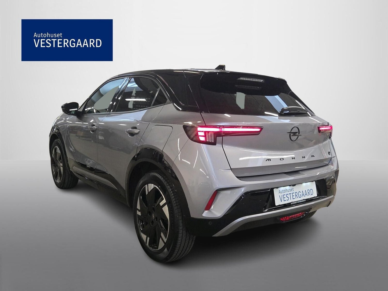 Grå Opel Mokka-e fra 2025