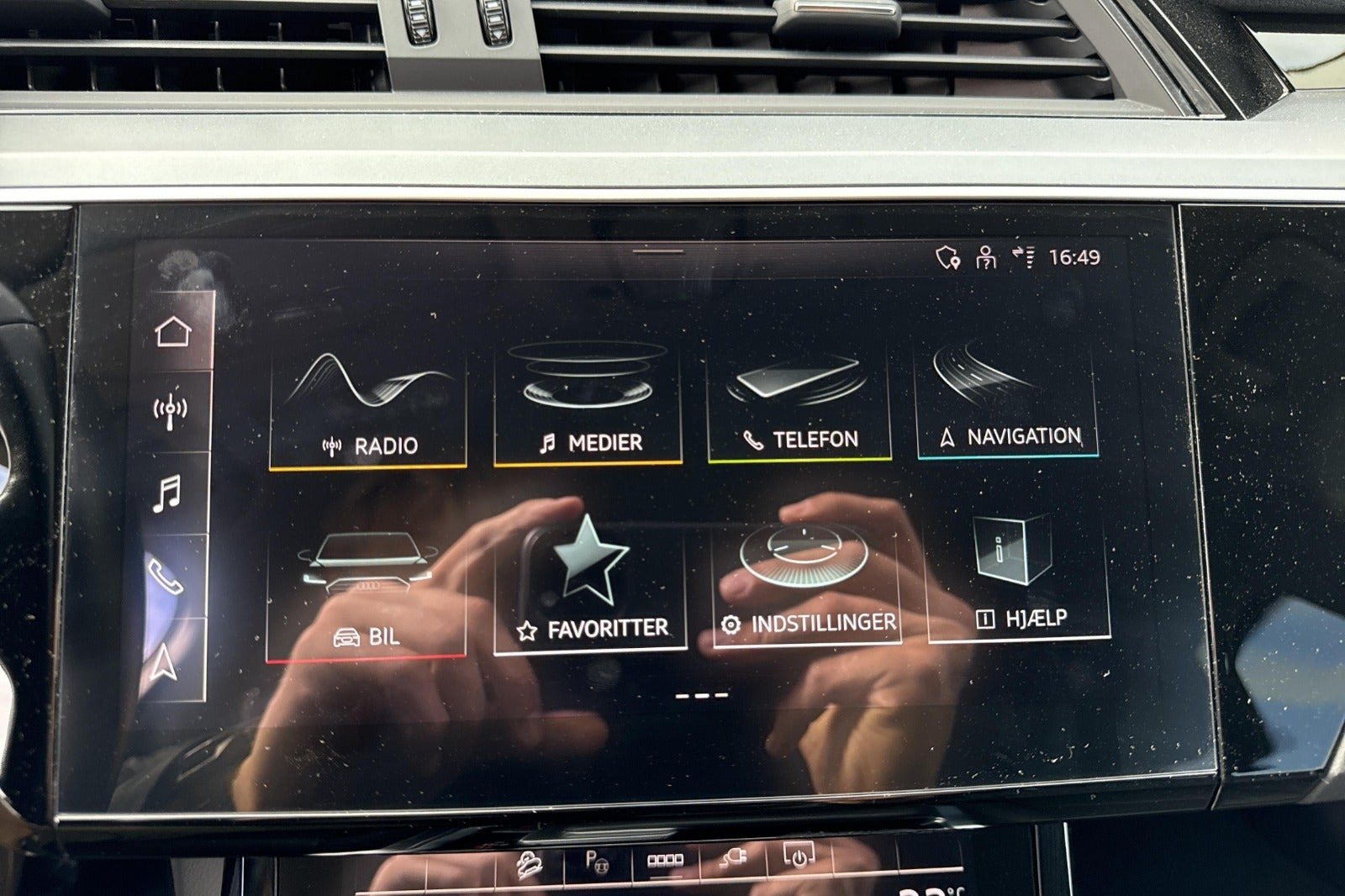 Sort Audi e-tron fra 2021