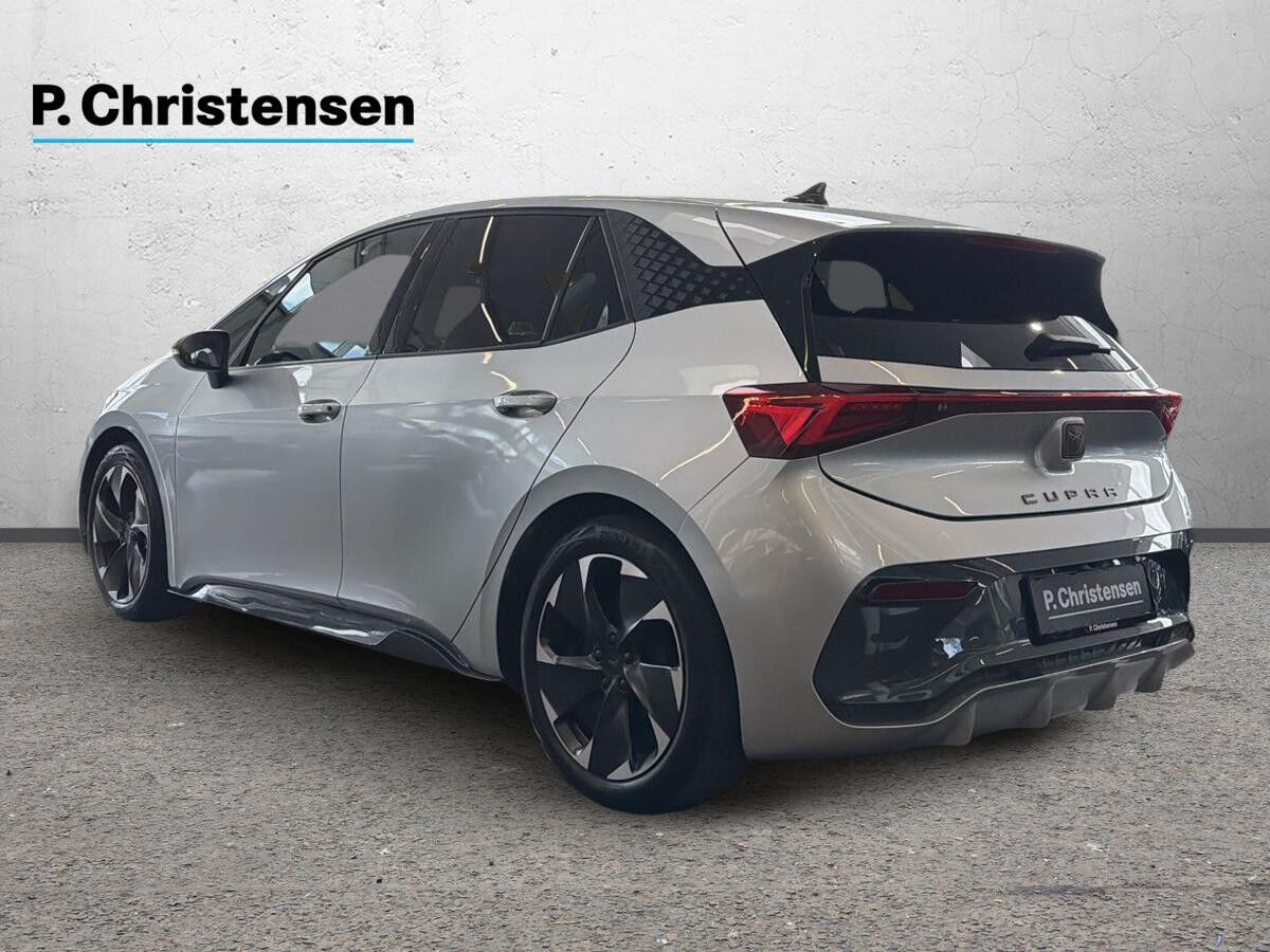 Sølv Cupra Born fra 2024