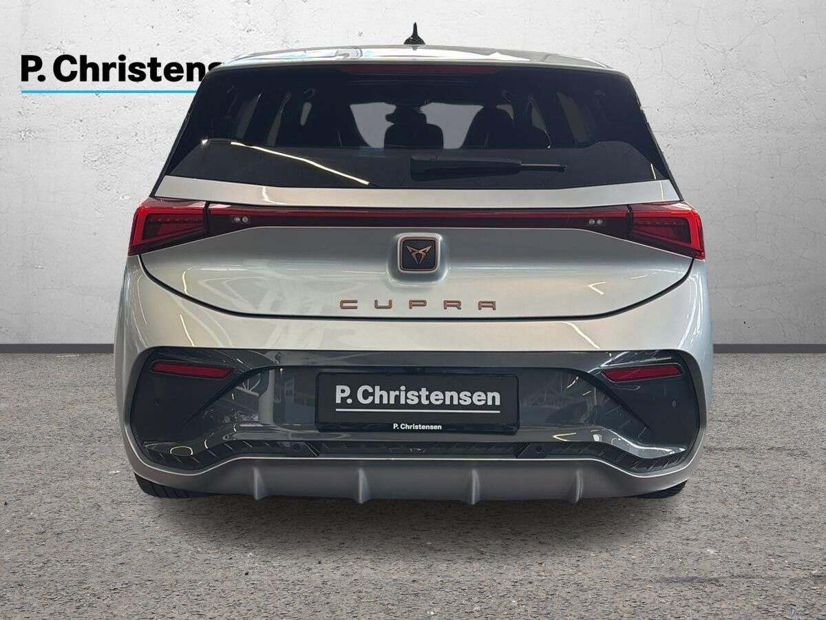 Sølv Cupra Born fra 2024