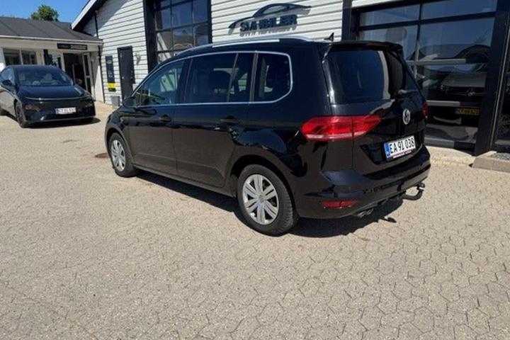 Sort VW Touran fra 2020