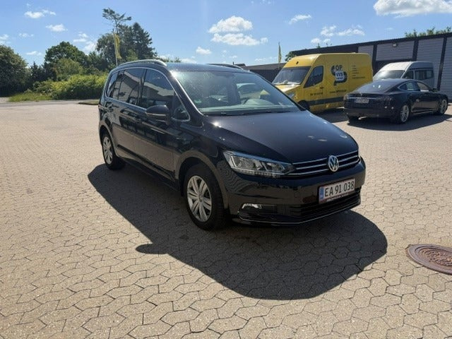 Sort VW Touran fra 2020