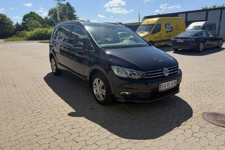 Sort VW Touran fra 2020