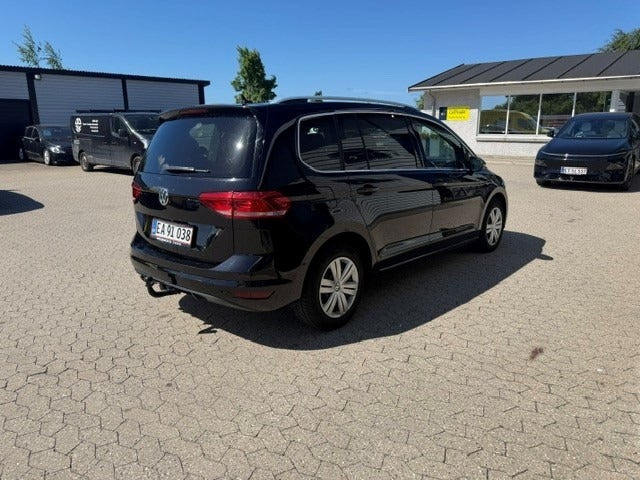 Sort VW Touran fra 2020
