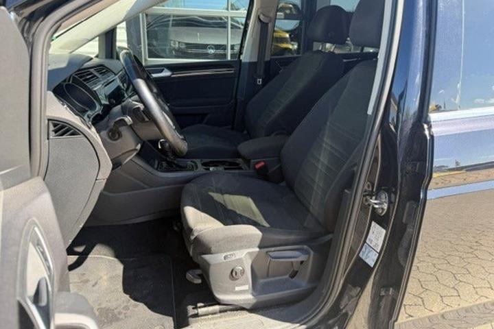 Sort VW Touran fra 2020