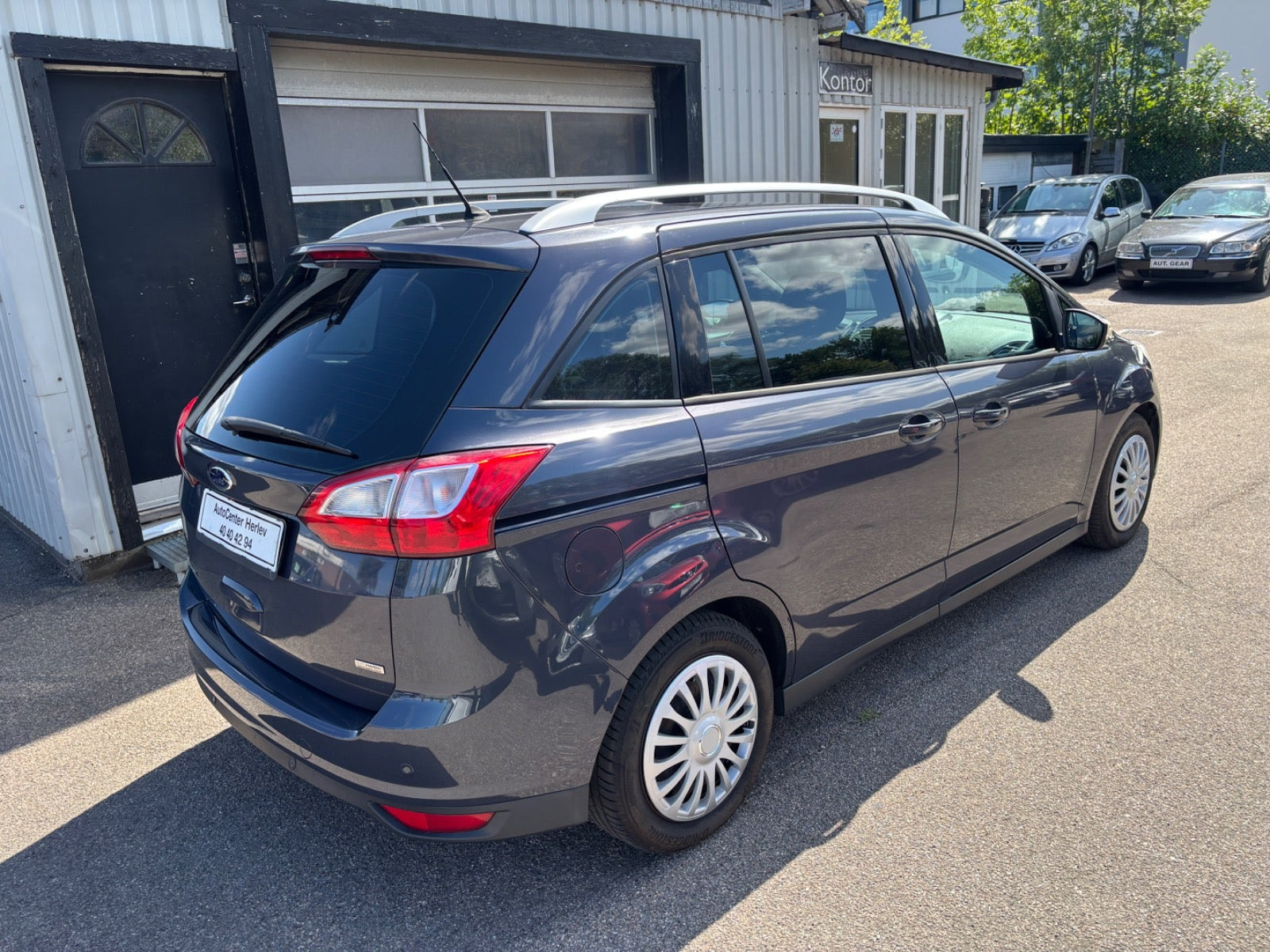Grå Ford Grand C-Max fra 2012