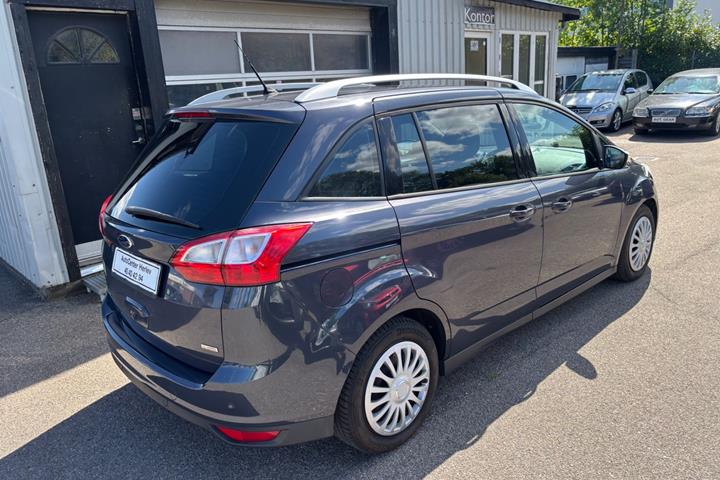 Grå Ford Grand C-Max fra 2012