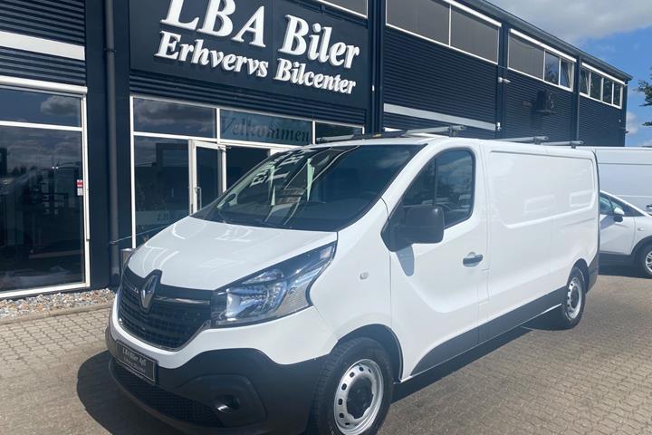 Hvid Renault Trafic T29 fra 2021
