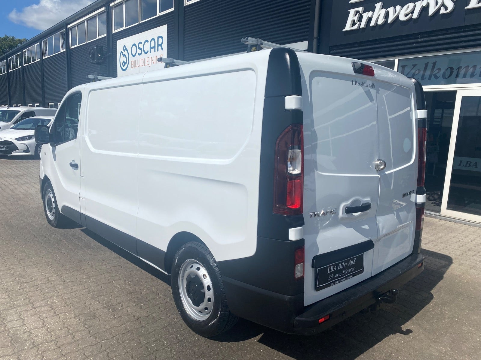 Hvid Renault Trafic T29 fra 2021