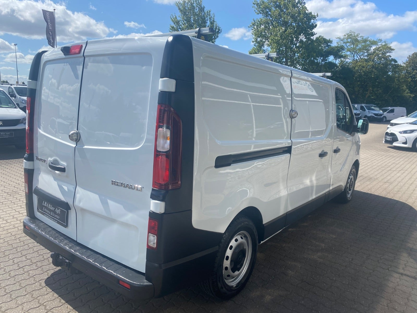 Hvid Renault Trafic T29 fra 2021