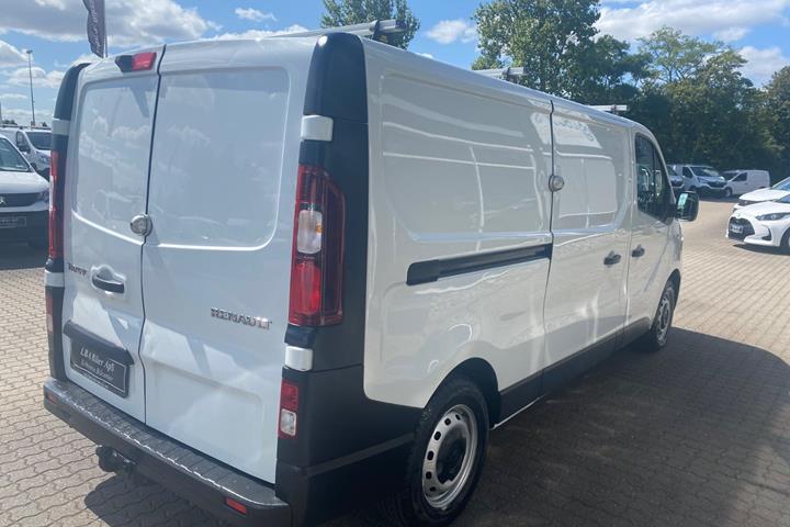 Hvid Renault Trafic T29 fra 2021