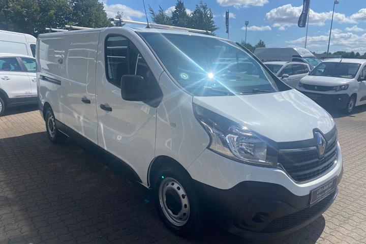 Hvid Renault Trafic T29 fra 2021