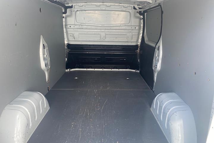 Hvid Renault Trafic T29 fra 2021