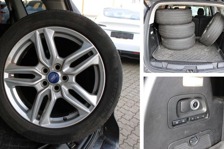 Grå Ford S-MAX fra 2019